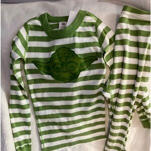 Hanna Anderson Yoda pjs.  Size 8 boy/girl organic cotton.